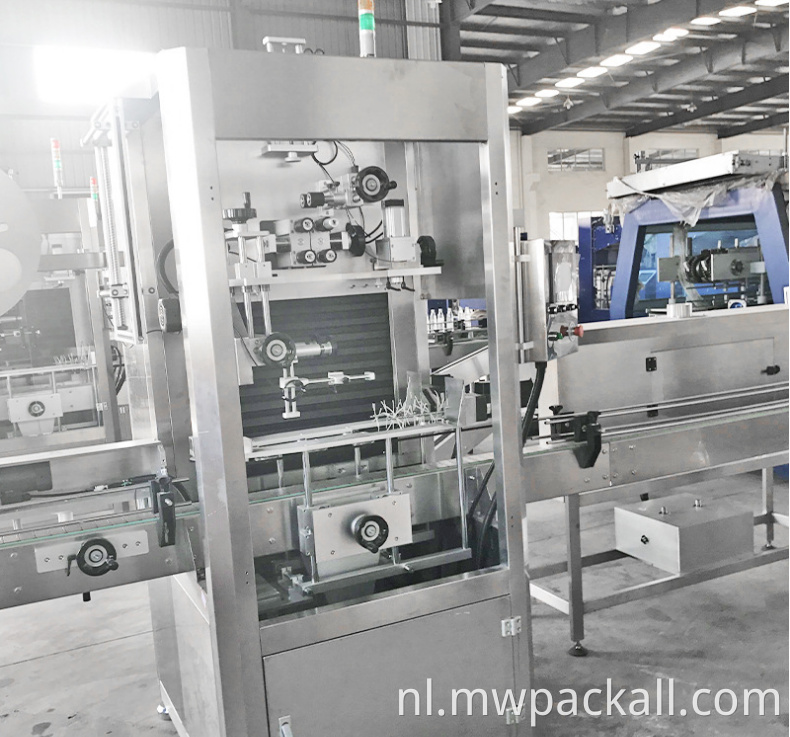 Hoge snelheid auto drinkwater krimpkous plastic bekers etiketteermachine voor krimpkous labelmachine;